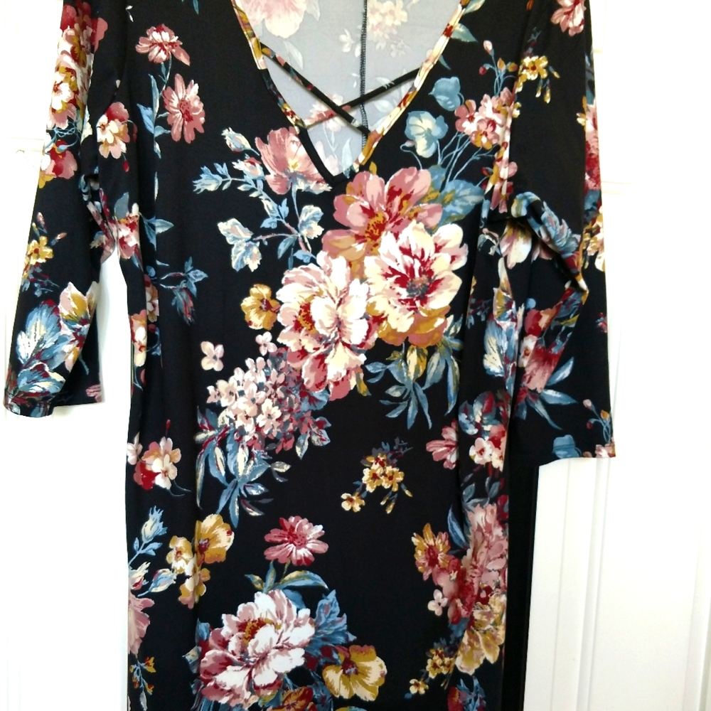 2/$40 As U Wish Floral Dress Sz 1X